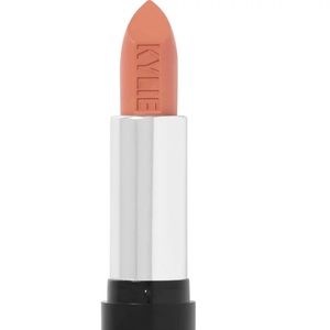NWT‼️Kylie-matte lipstick (Nova)